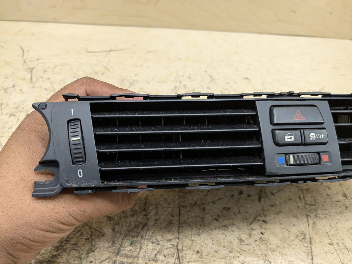 06-13 OEM BMW E90 E91 E92 E93 M3 Dashboard Center AC Air Vent Grille Trim