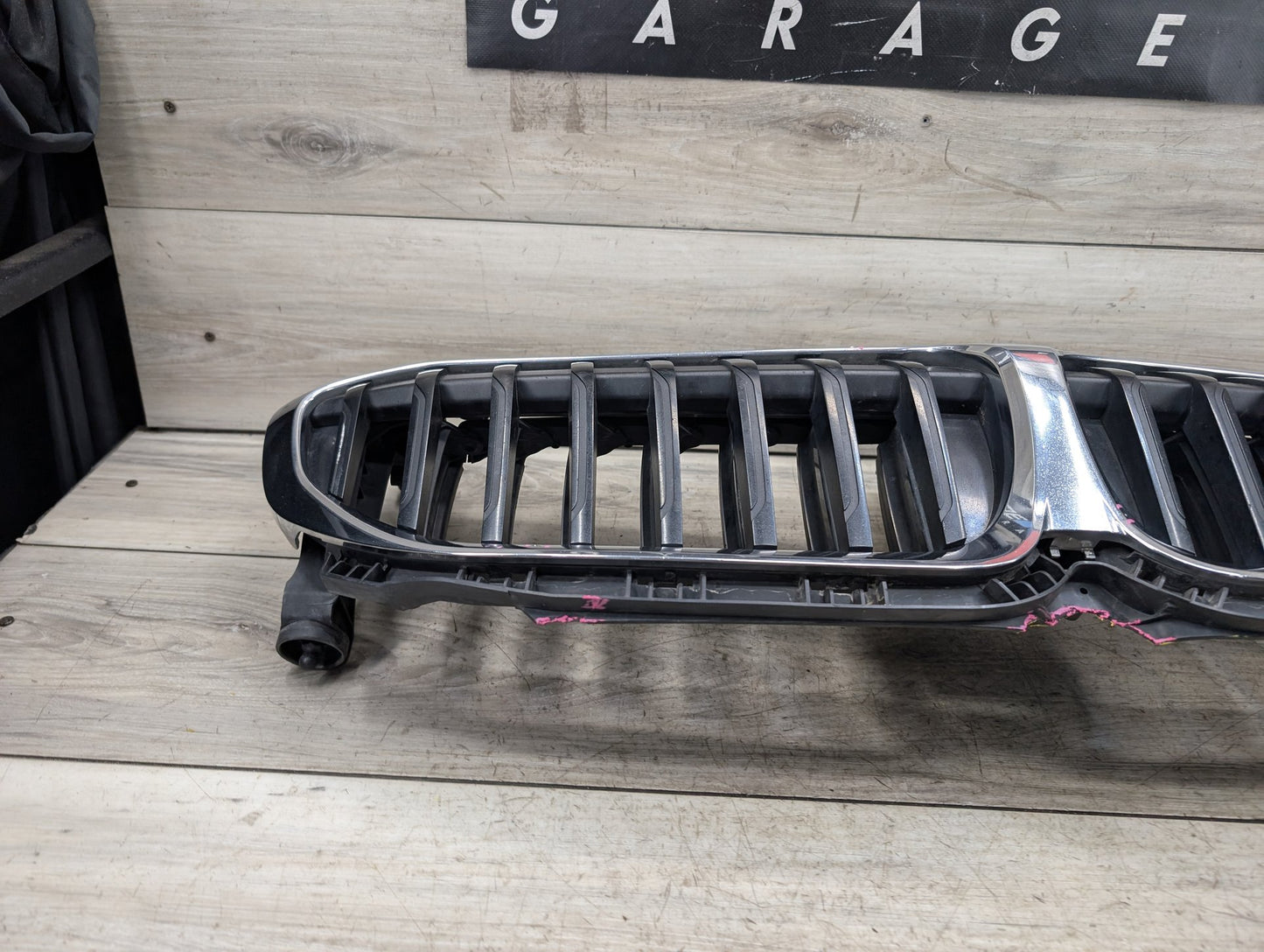 2019 - 2026 BMW 330i G20 Front Left Right Upper Bumper Cover Kidney Grilles SET 9465190 B46B20O1