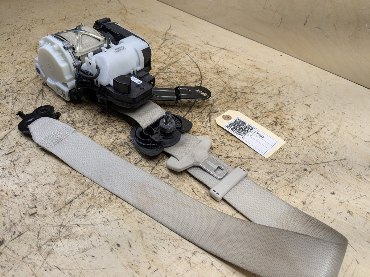 16-22 OEM BMW G11 G12 740 750 Front Right Passenger Seat Belt Retractor BEIGE