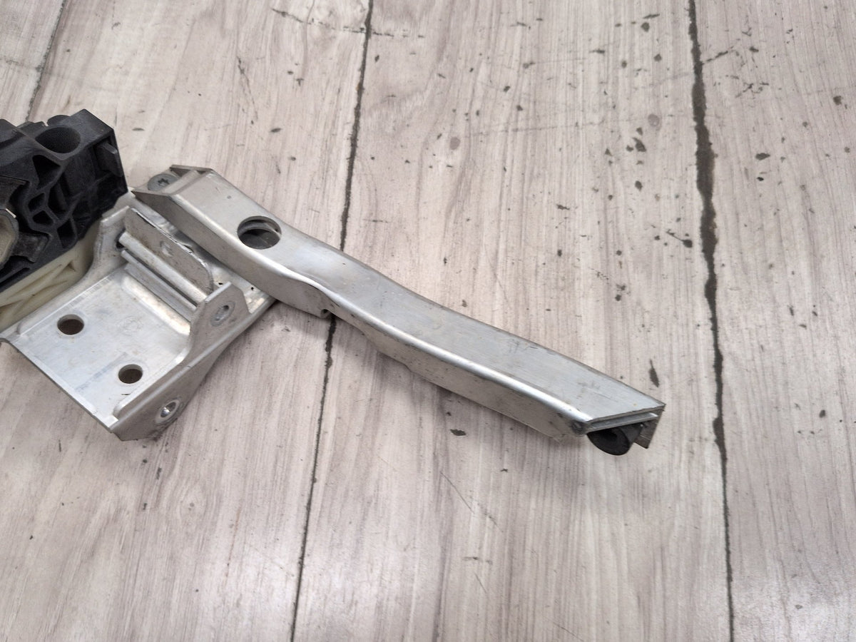 2011-2016 BMW M5 F10 Hood Bonnet Hinges SET 7186514 OEM
