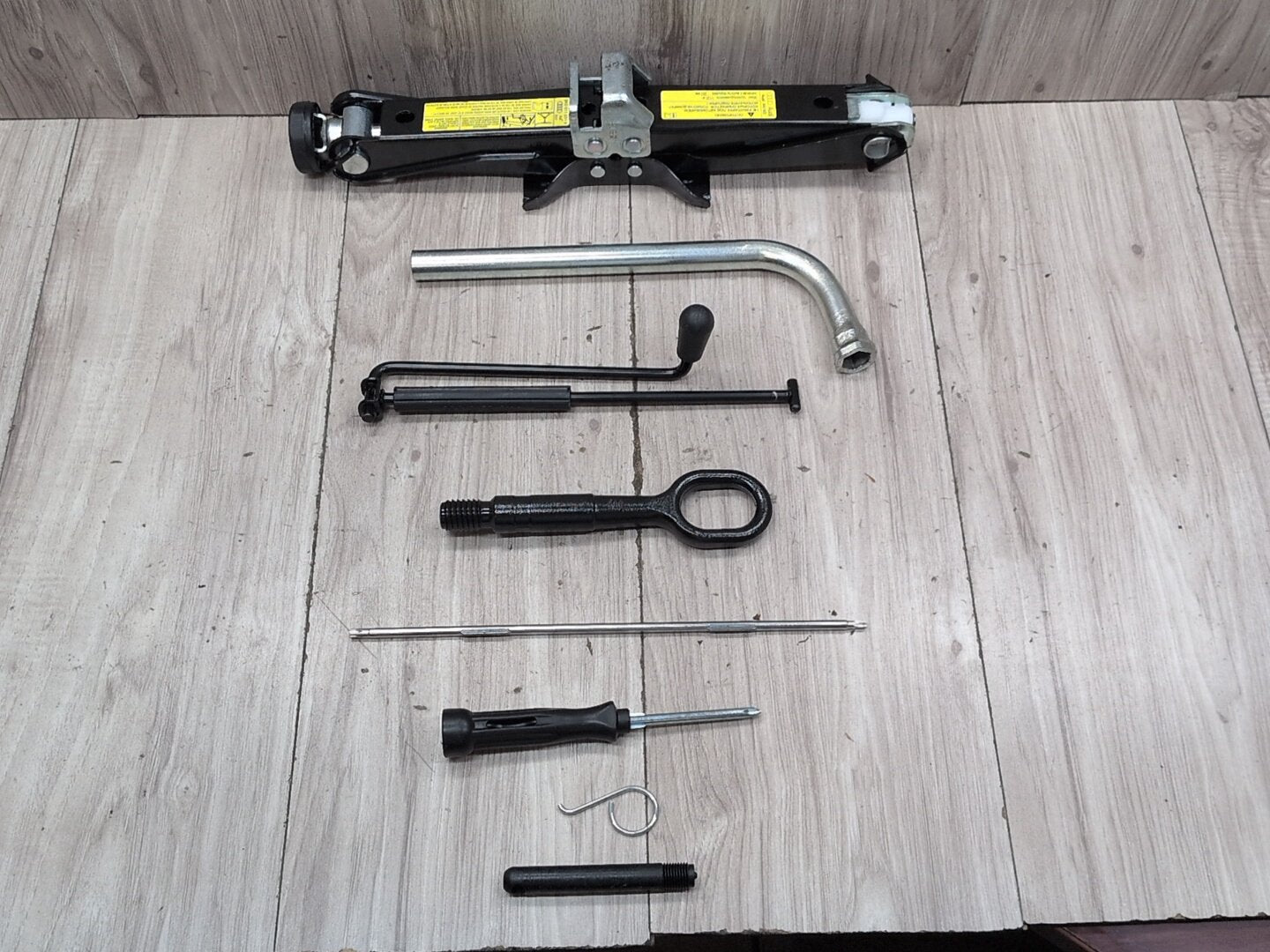 2008 - 2017 Audi S5 8T Emergency Spare Wheel Rim Tire Tool Kit SET 8K0011031K