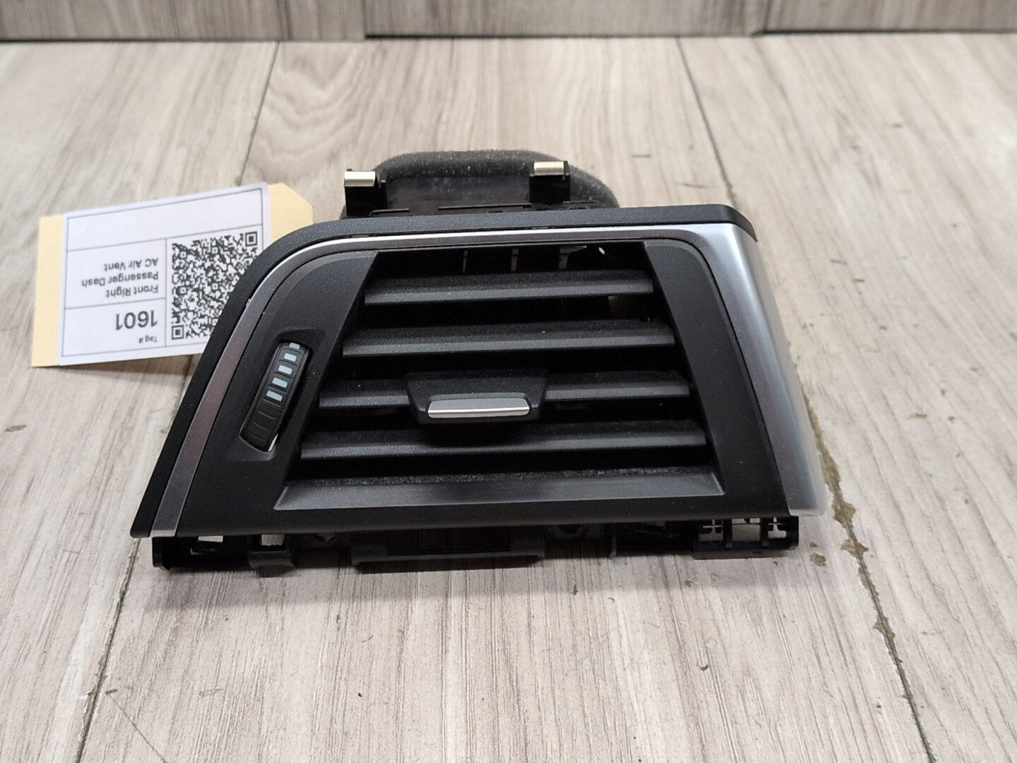 OEM BMW F30 F32 F33 F36 F80 F82 F83 M3 M4 Right Passenger AC Air Vent Grille