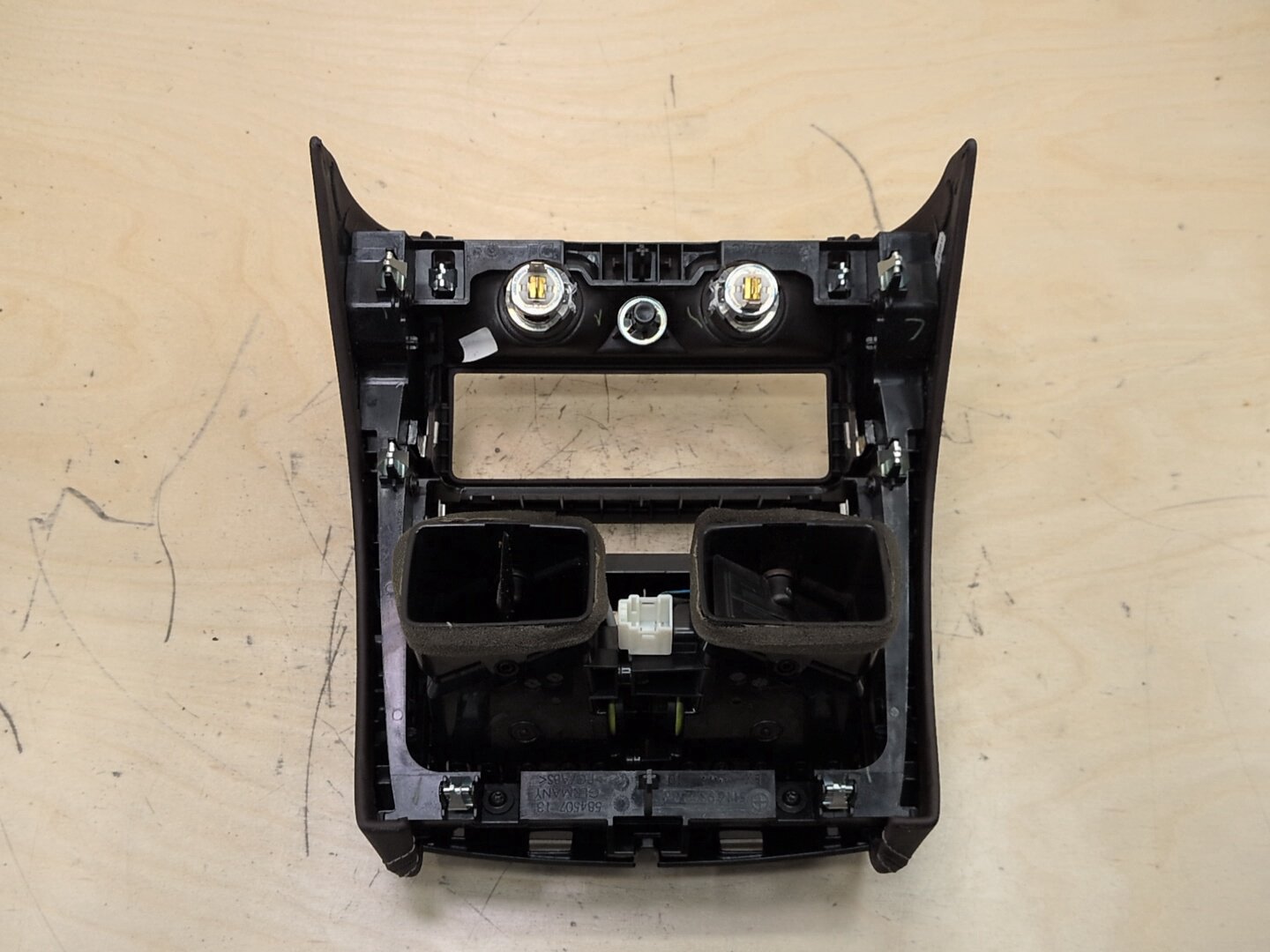 2016-2022 BMW 750i G12 Rear Center Console Air Vent Grille 9302186