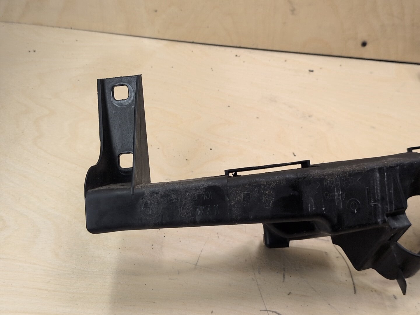 09-11 BMW E90 E91 LCI Front Left Driver Headlight Arm Bracket Mount Plastic