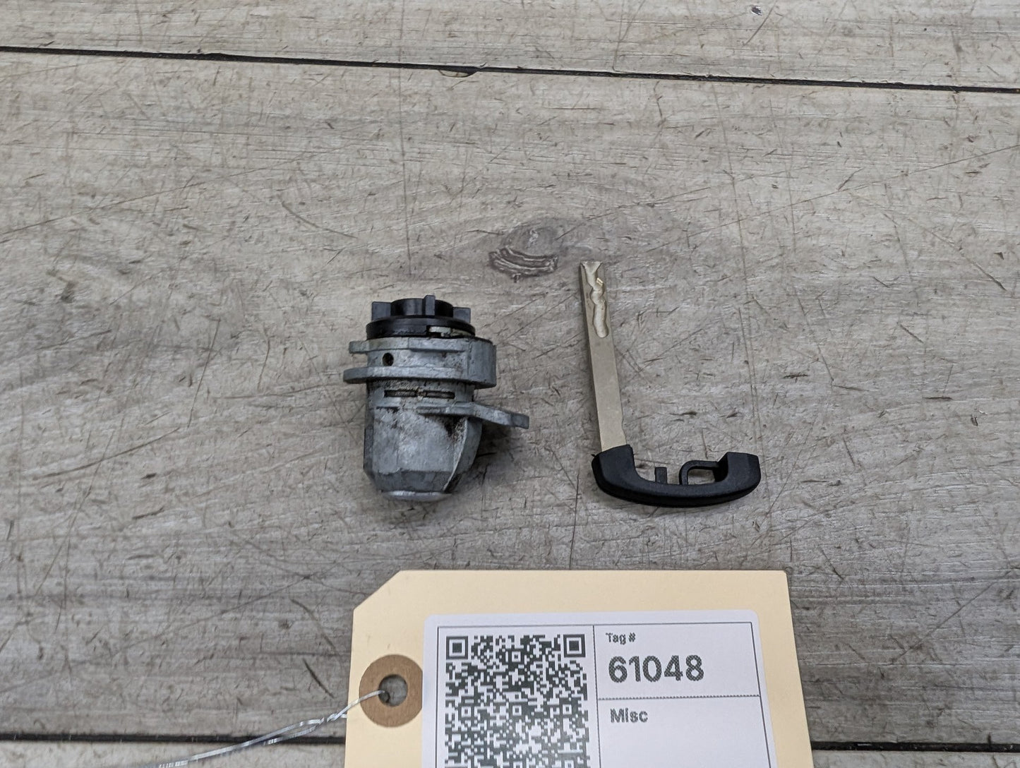 2011-2016 BMW 535i F10 Front Left Driver Key Lock Mechanism w/ Key 7265083