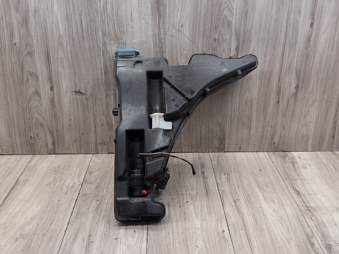 17-25 OEM Audi A4 S4 Windshield Washer Reservoir Tank Assembly 8W0955451L