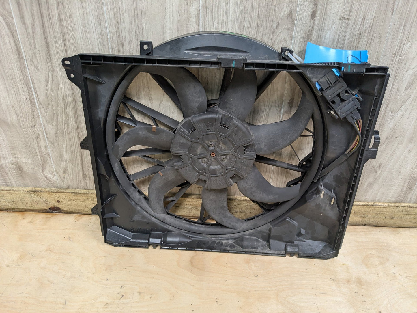 07-13 OEM BMW E82 E88 E90 E92 E93 N52 Radiator Cooling Auxiliary Fan 600W