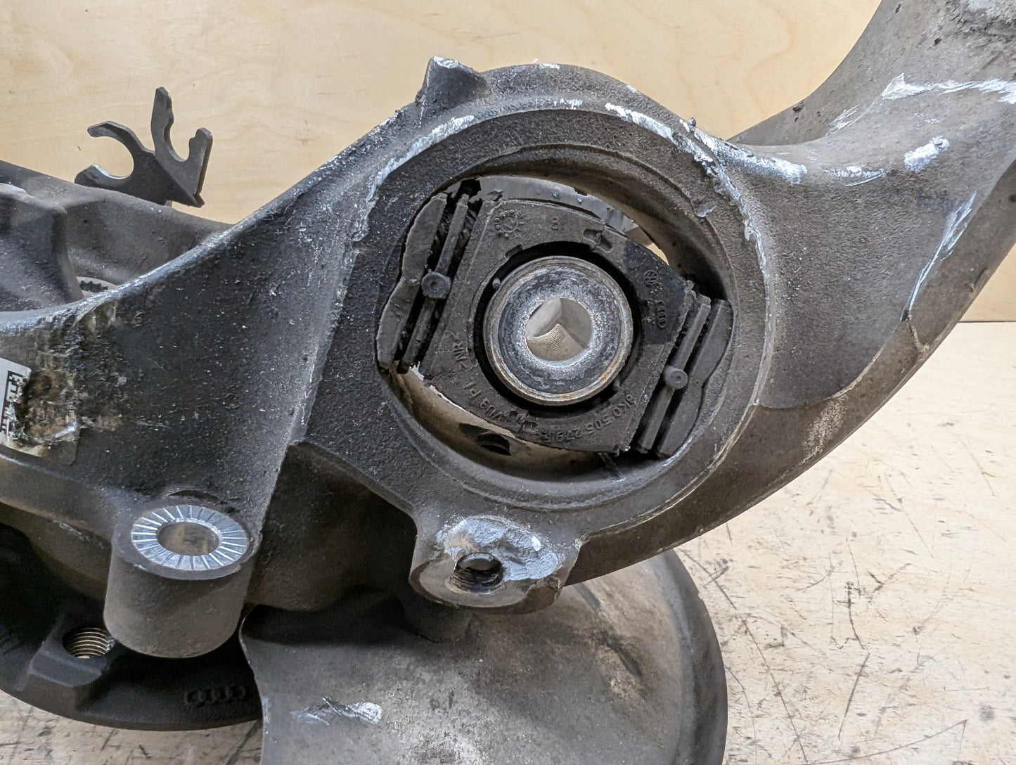 2011-2017 Audi RS5 8T Rear Right Passenger Spindle Knuckle w/ Bearing 8K0505432AS OEM