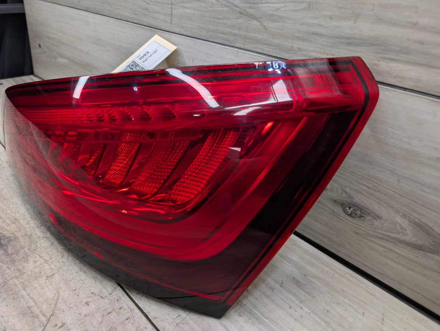 2009 - 2017 Audi Q5 8R Rear Right Passenger Outer Tail Light 8R0945094D EA888