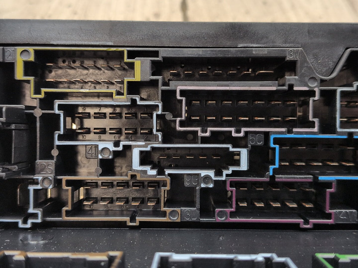 09-12 OEM Mercedes-Benz E550 W212 Front SAM Fuse Box Control Module