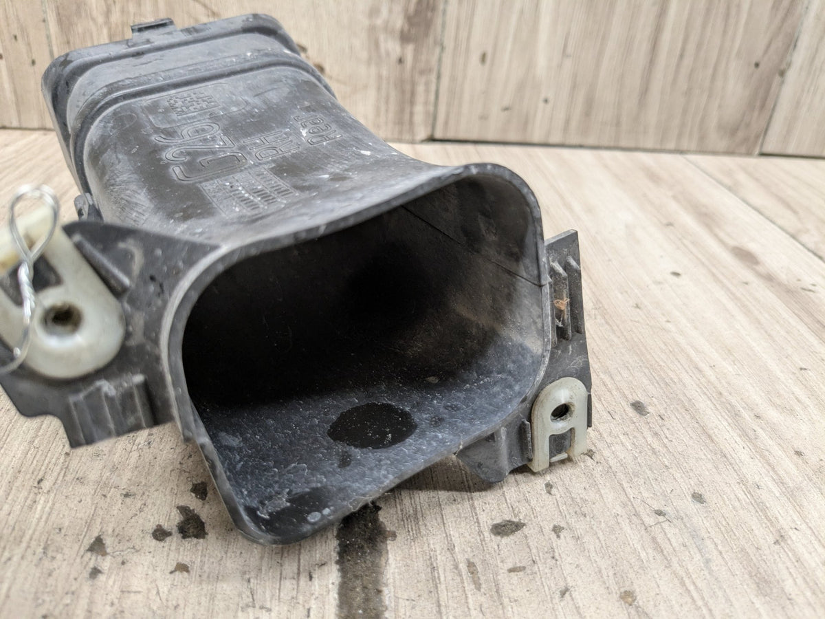 2022-2026 BMW 430i G26 Right Passenger Brake Air Duct 9477026 OEM