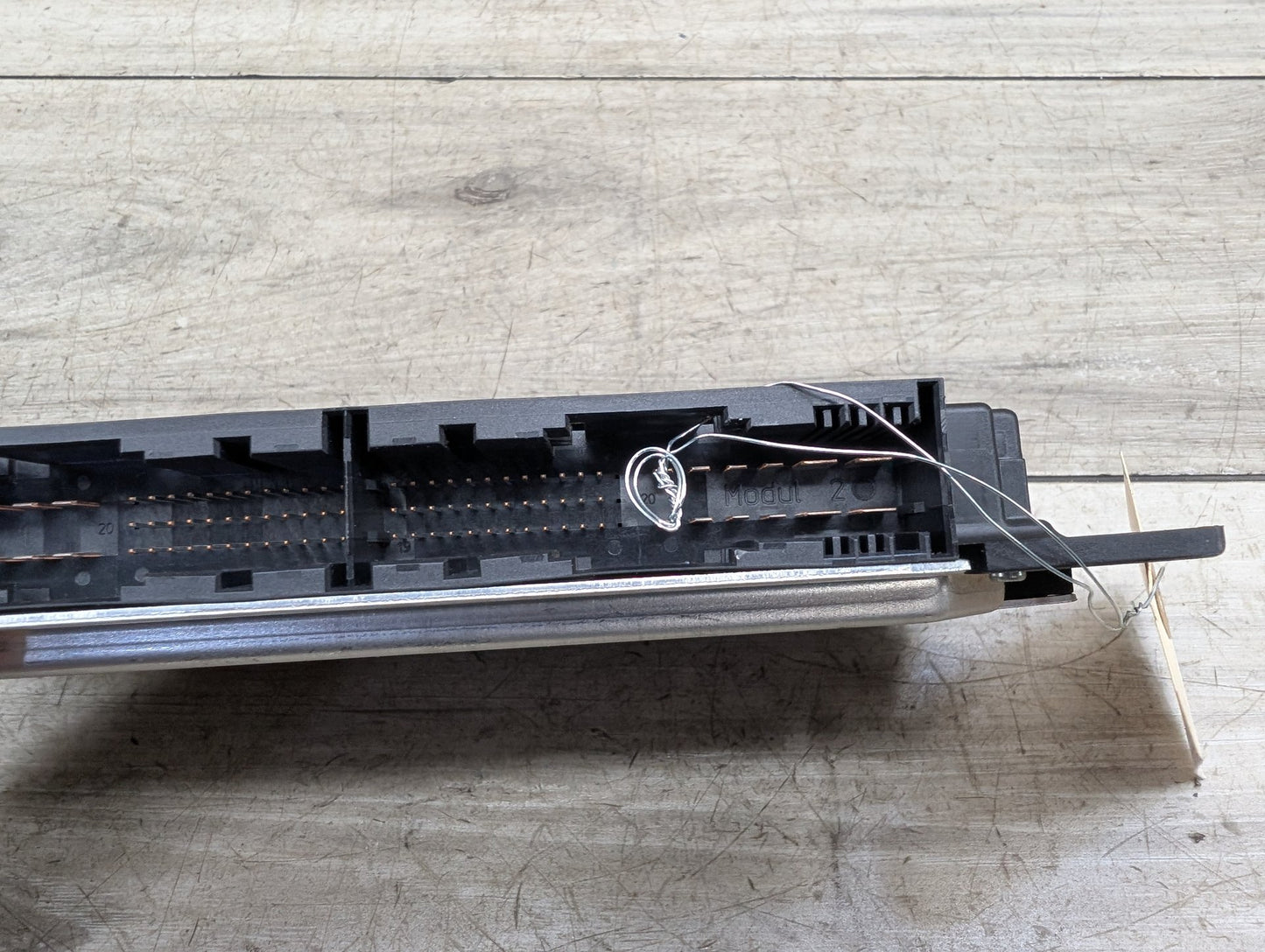 2008-2013 BMW 128i E82 FRM Headlight Footwell Module 9197177