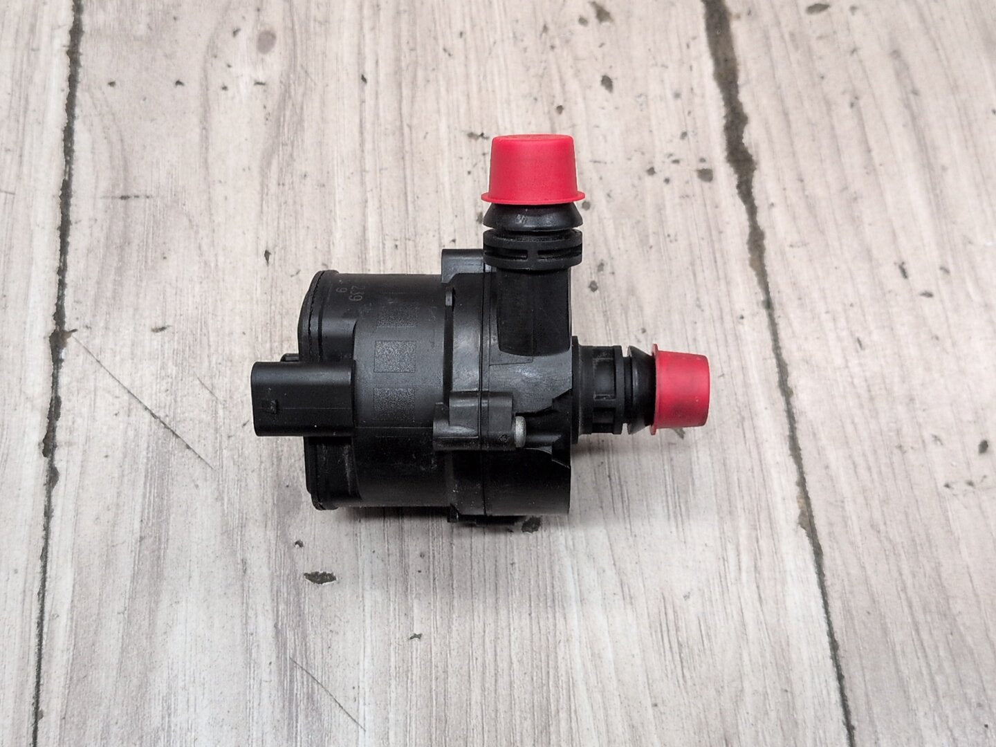 16-19 OEM BMW G11 G12 G30 M550 750 M760 Auxiliary Electric Coolant Water Pump