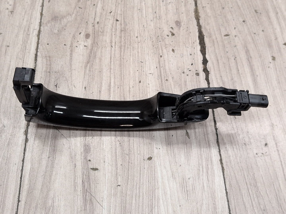 2015-2018 Audi Q3 8U Front or Rear Right Passenger Exterior Door Handle 8T0837205A OEM