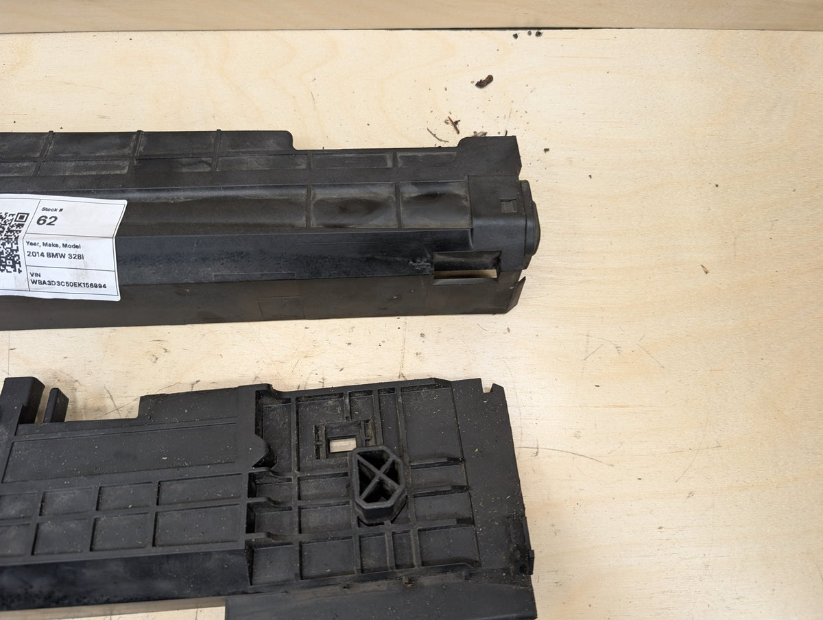 2012-2018 BMW 328i F30 Right Passenger Side Rocker Panel Brackets SET 8507422