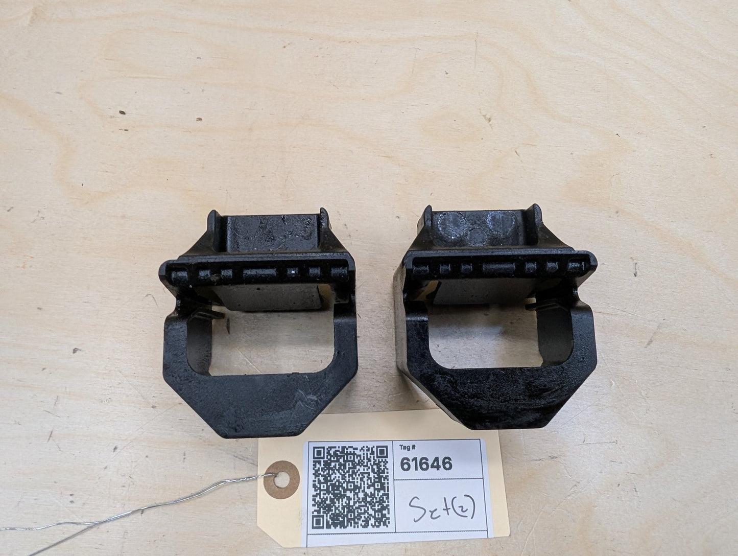 2007-2013 BMW E93 335i N54B30A Left Right Radiator Support Bracket Mount SET 7524956