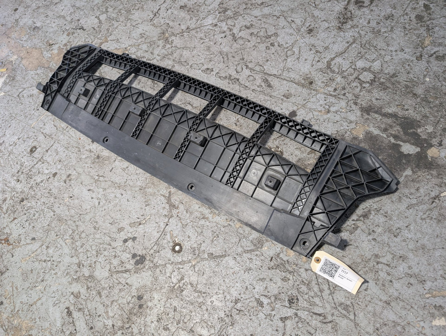 2009-2017 Audi Q5 8R Front Middle Center Bumper Cover Grille 8R0807233C