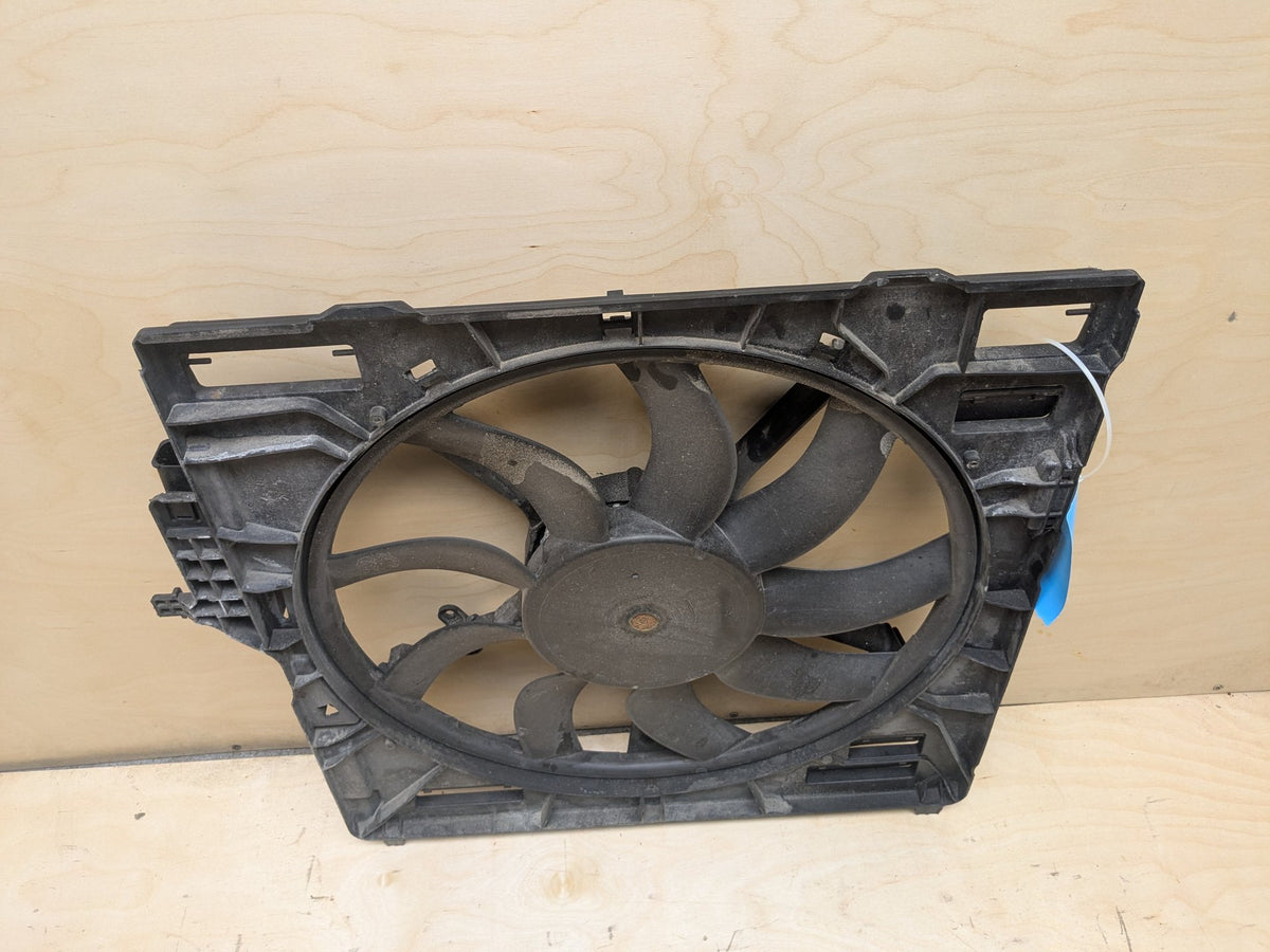 2015-2018 BMW X5 F85 Radiator Fan Shroud Housing w/ Motor 7647371