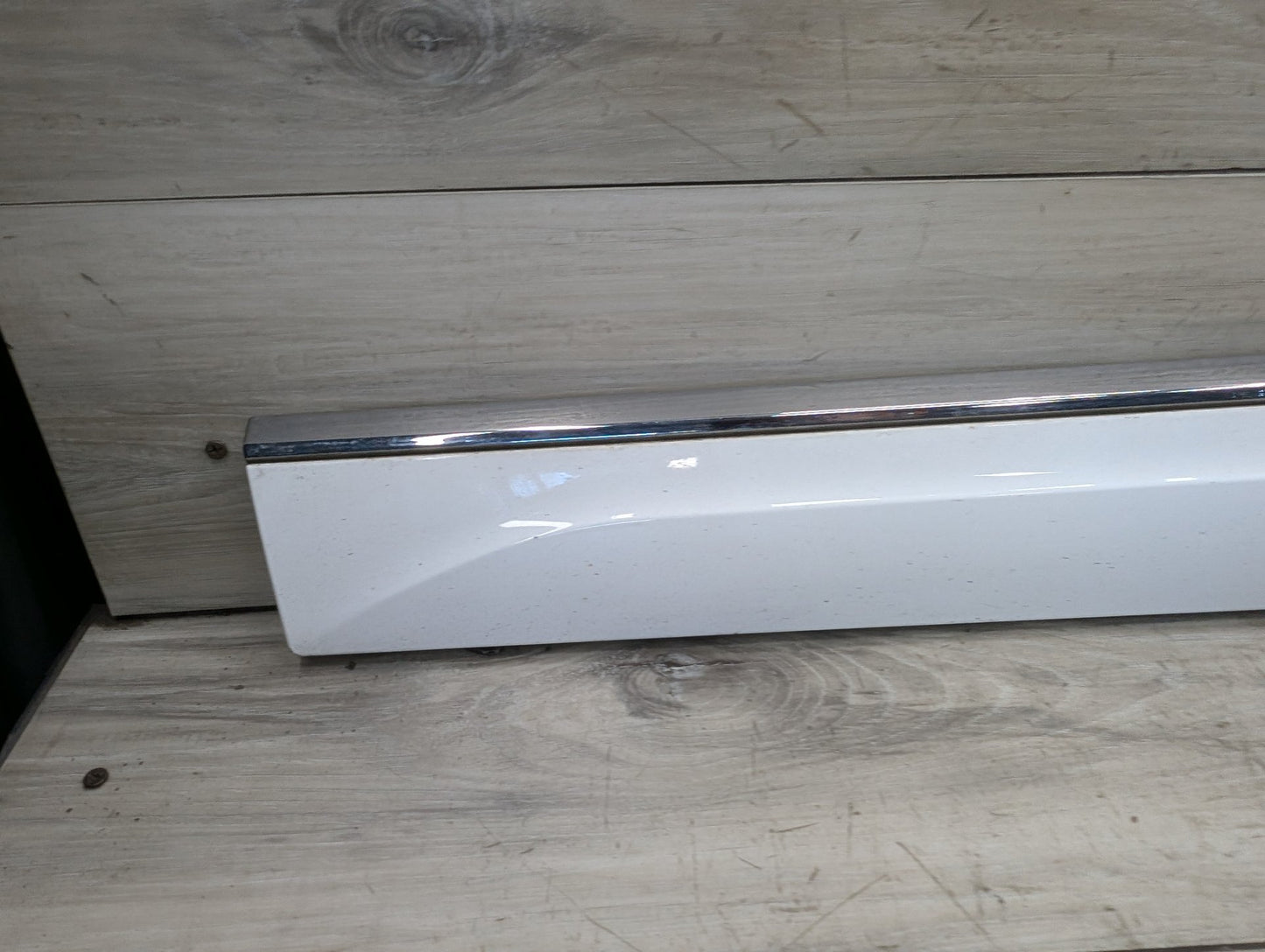 2009 - 2017 Audi Q5 8R Front Left Driver Exterior Door Trim Molding 8R0853959L EA888