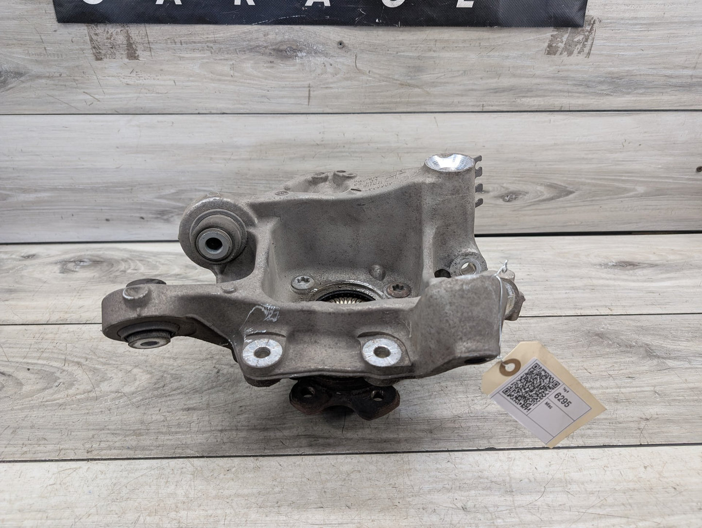2017-2023 BMW M550i xDrive G30 Rear Left Driver Spindle Knuckle w/ Bearing 6866337