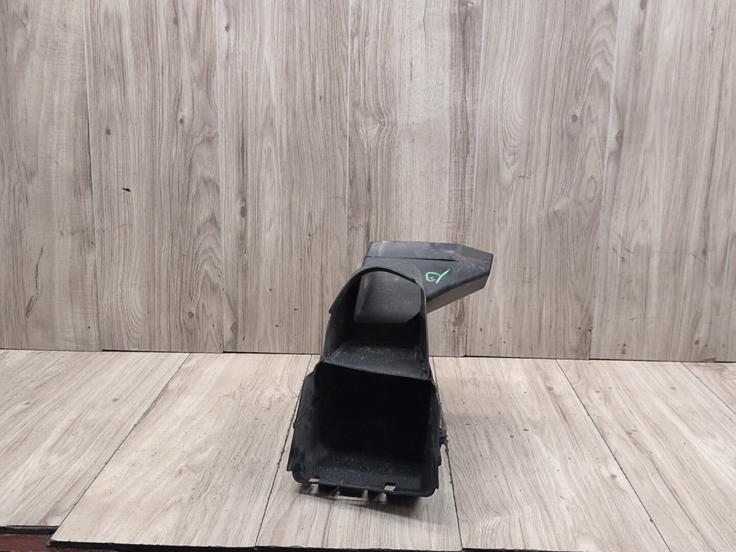 2015-2018 BMW X5 F85 Right Passenger Brake Air Duct 8056318