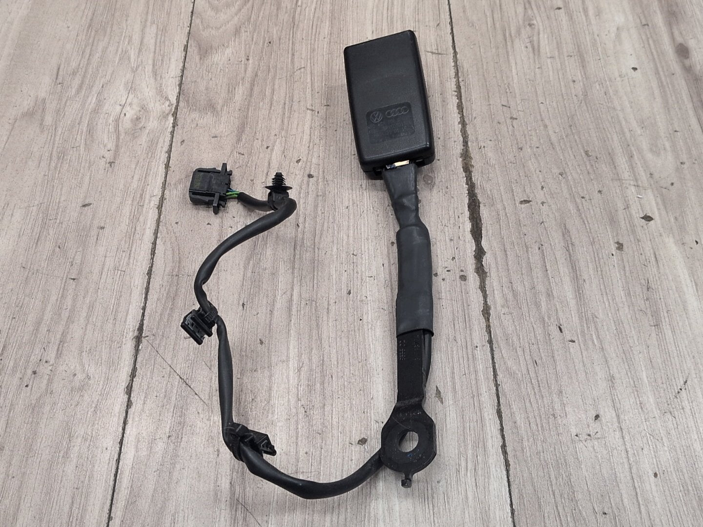 2015-2018 Audi Q3 8U Front Right Passenger Seatbelt Seat Belt Buckle 8R0857756D