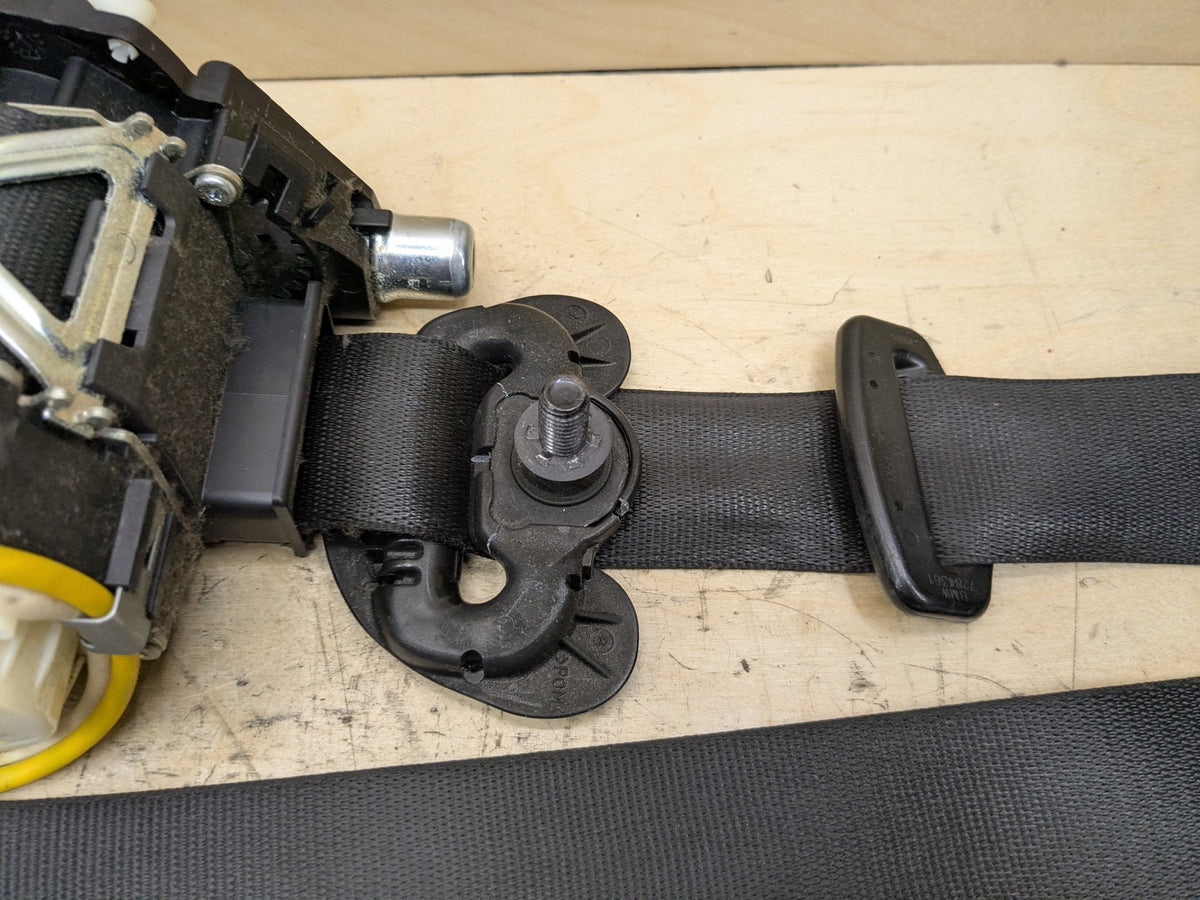 2007-2013 BMW 328i E92 Front Left Driver Seatbelt Retractor 7284361 OEM