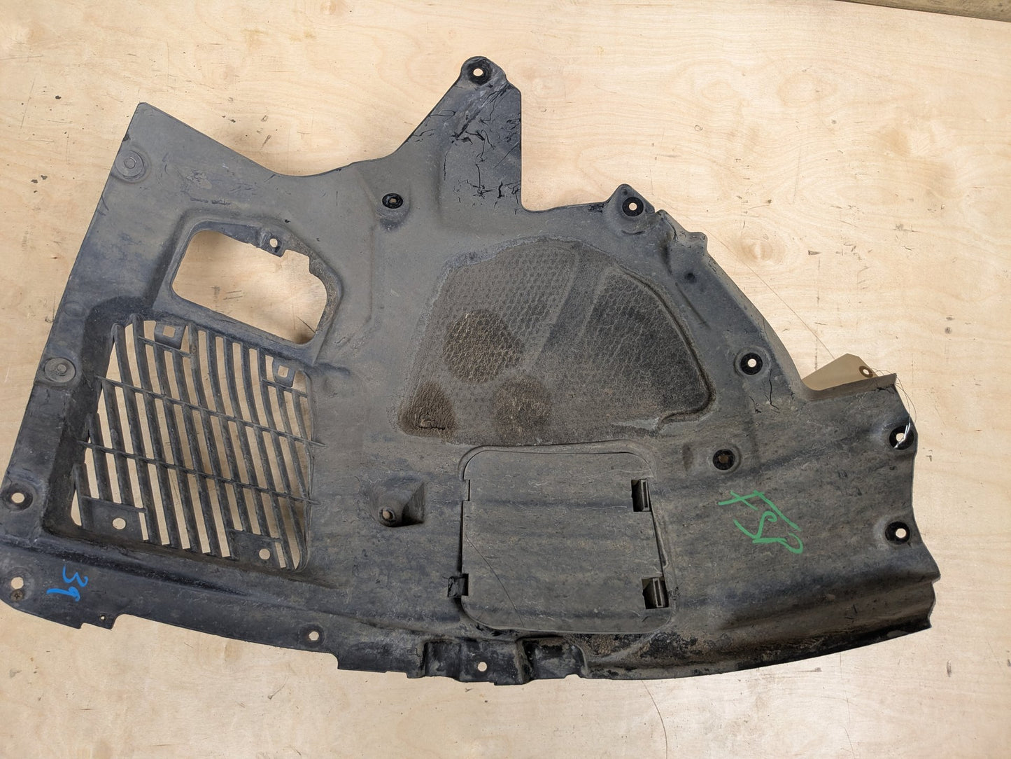 OEM BMW G30 530 540 M550 Left Driver Side Fender Liner Wheel Splash Shield