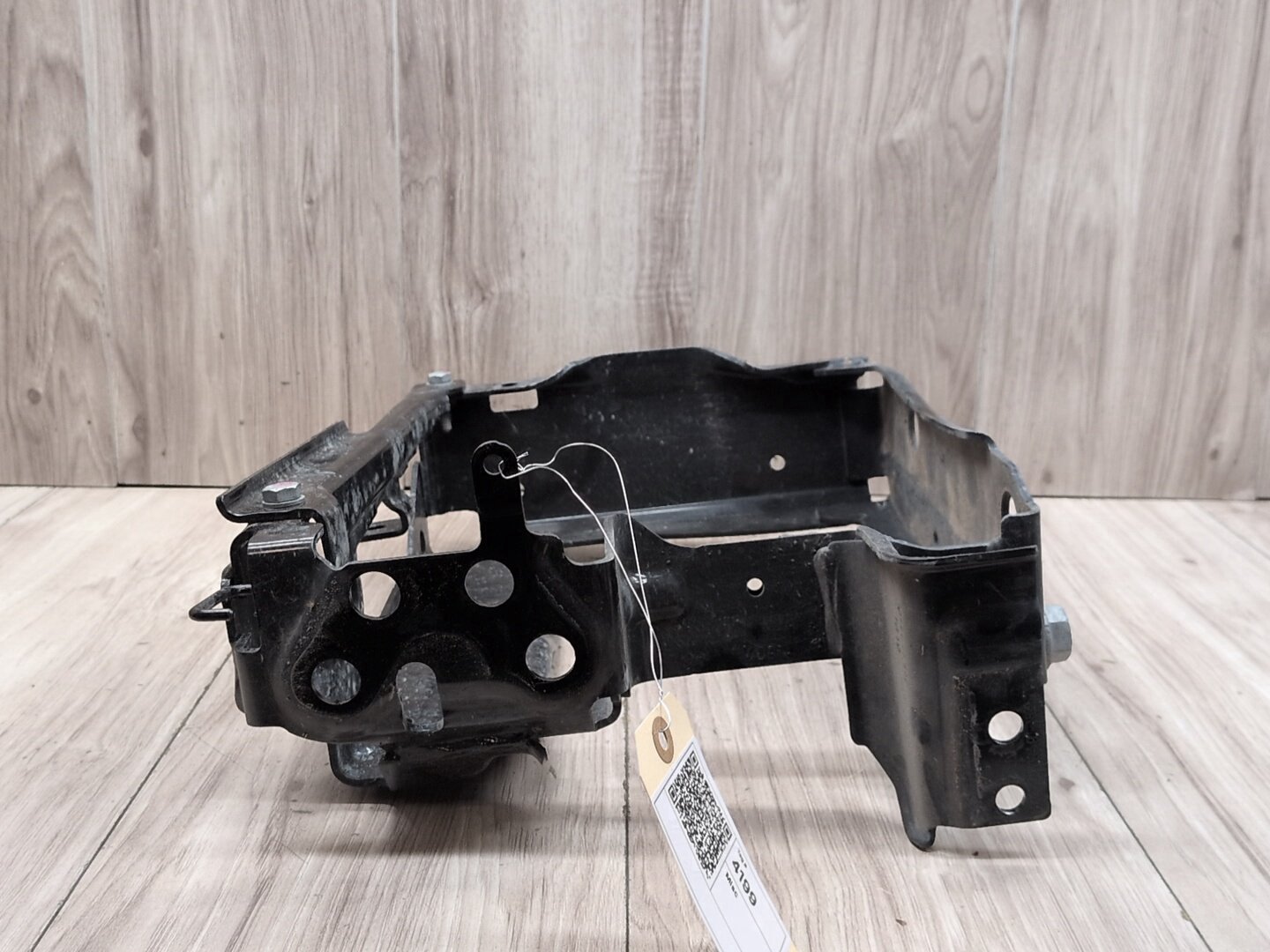 OEM BMW G20 G22 G23 G26 Front Right Passenger Radiator Reinforcement Bracket