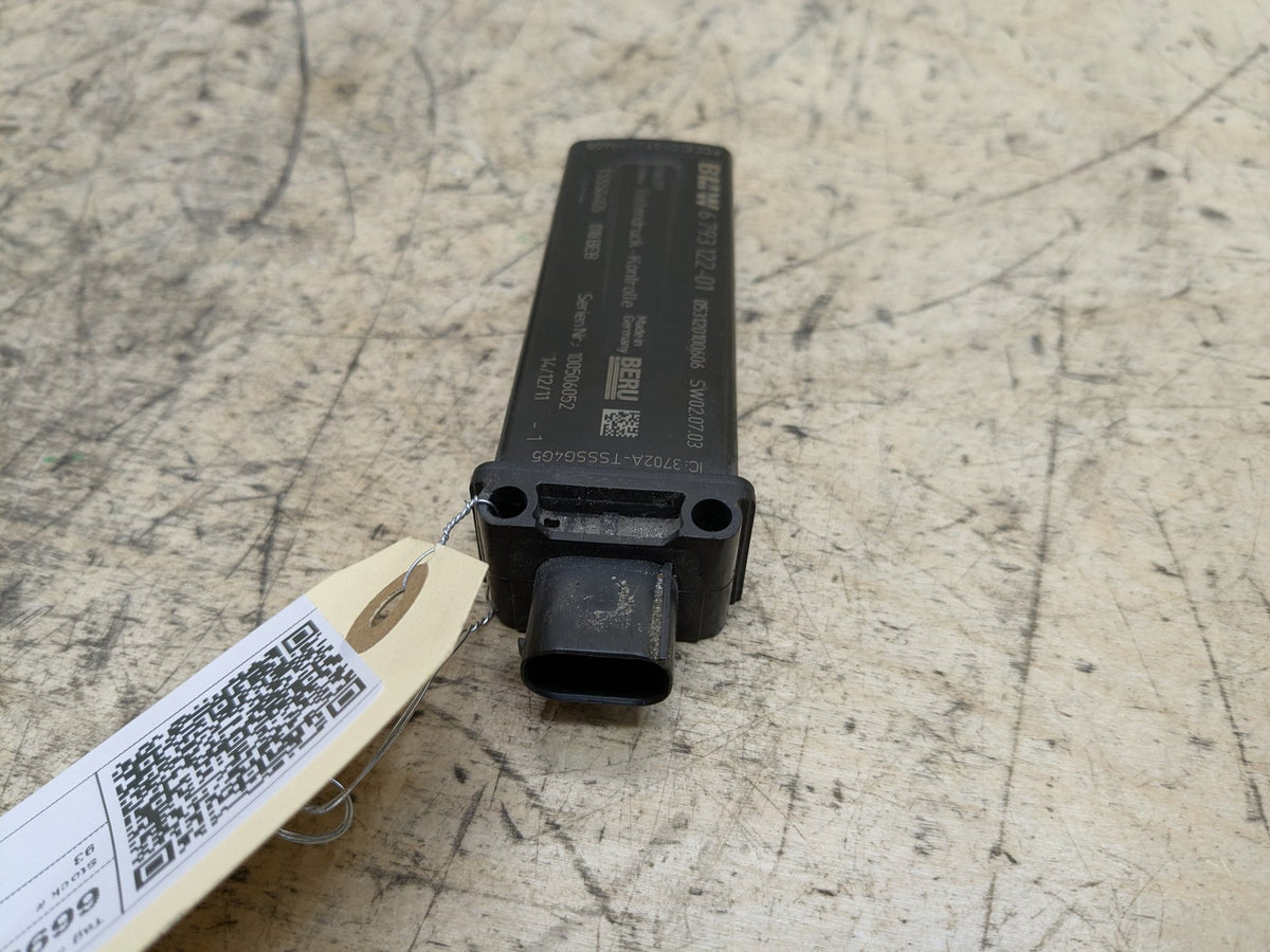 OEM BMW E70 E71 E82 E88 E89 E92 E93 Tire Pressure Control Unit Module RDC