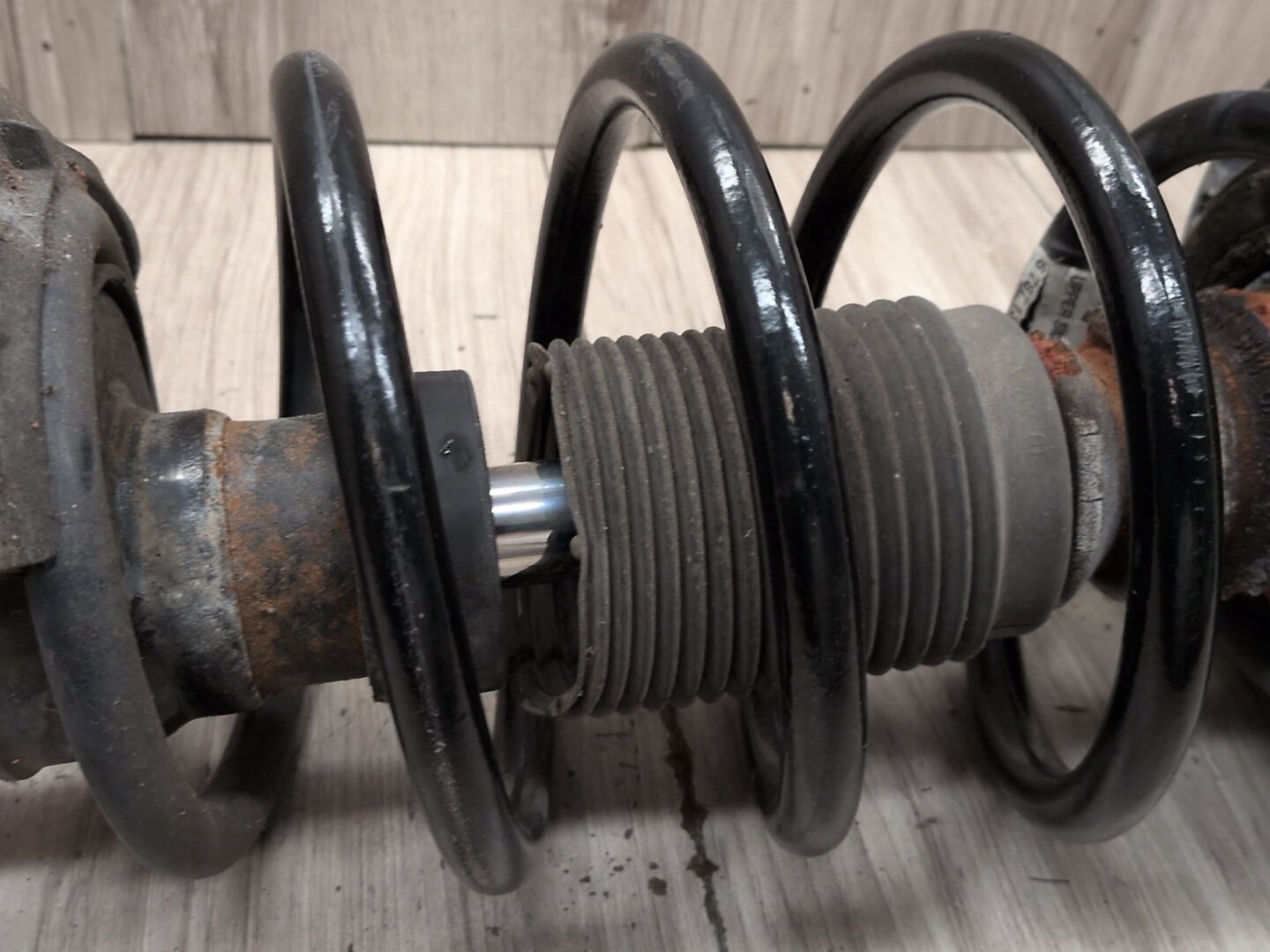 11-18 OEM BMW F25 F26 X3 X4 Front Right Passenger Spring Strut Shock Absorber