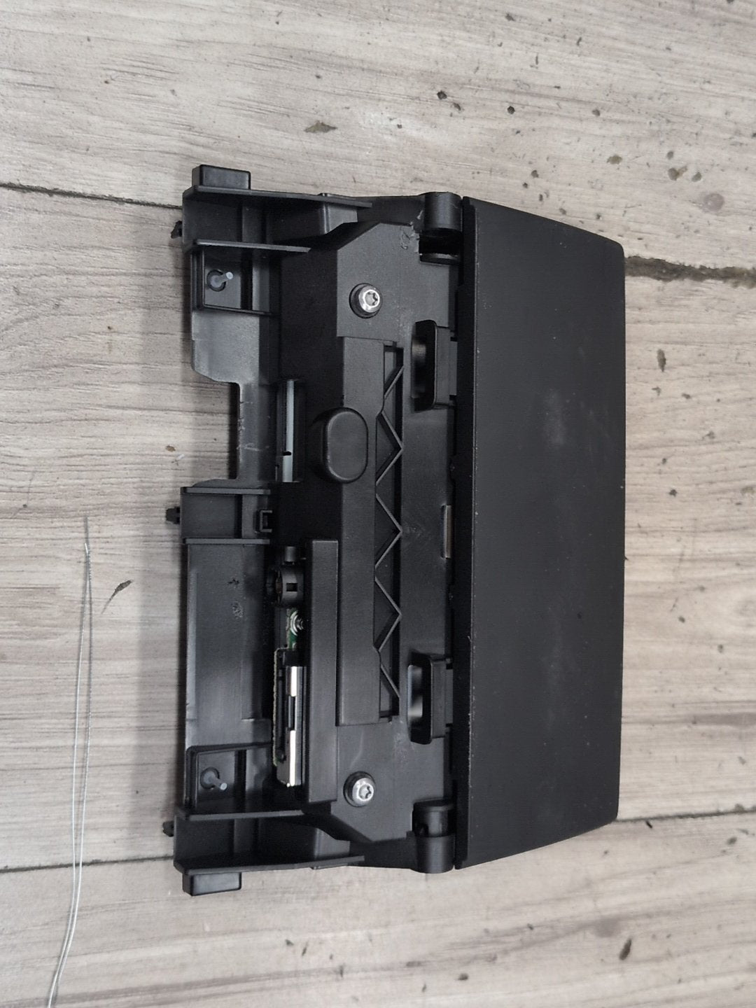 2015-2018 Audi Q3 8U Monitor Display Screen 8U0919604A