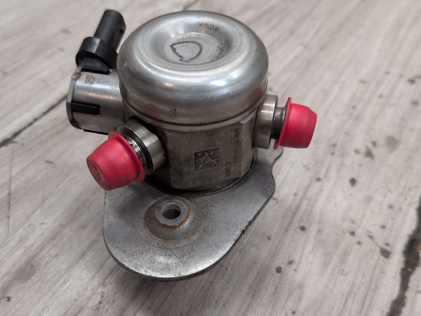 16-20 OEM BMW G11 G12 750 G30 M550 Engine N63R HPFP High Pressure Fuel Pump 5-8
