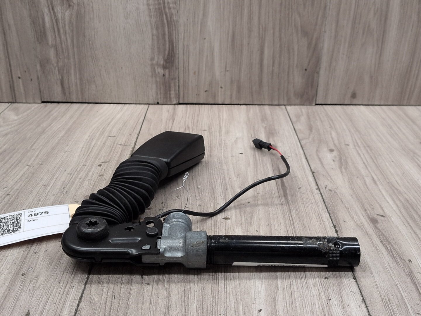 13-16 OEM BMW F01 F02 F10 535 740 750 M5 Front Left Driver Side Seatbelt Buckle