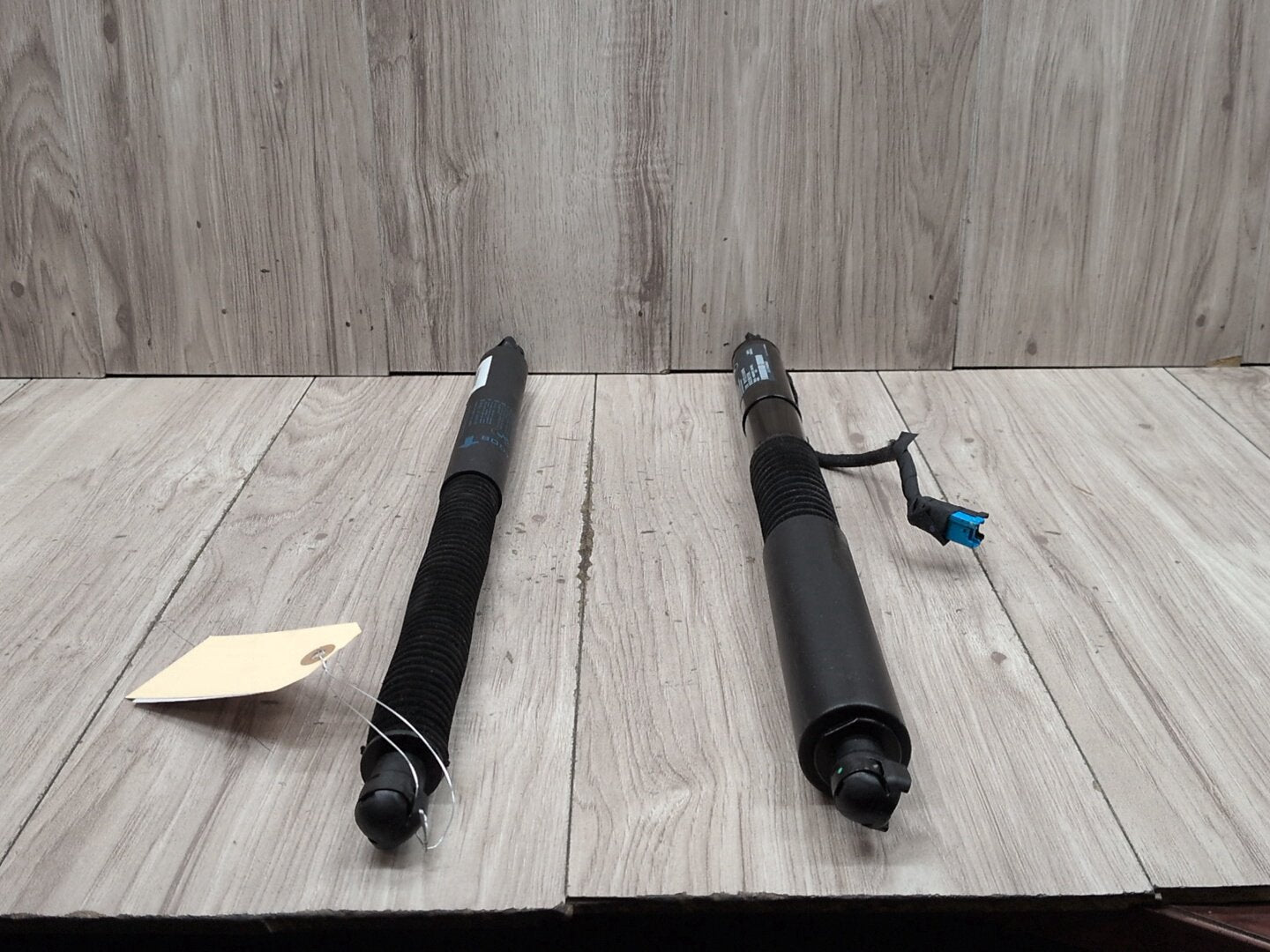 19-24 OEM BMW G01 X3 30 M40 Rear Left Right Trunk Tailgate Shock Hatch Strut