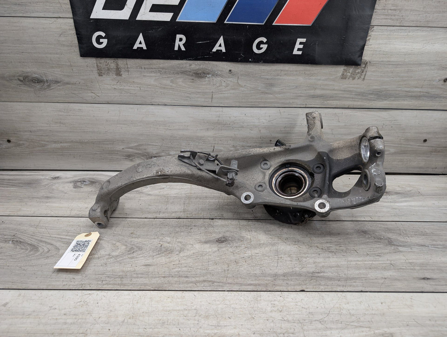 2008 - 2017 Audi S5 8T Front Left Driver Spindle Knuckle w/ Bearing 4G0407241D