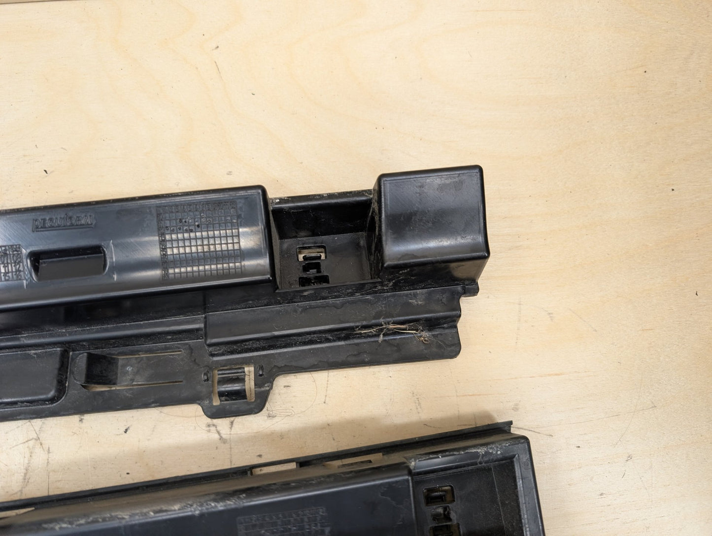 2012-2018 BMW 328i F30 Left Driver Side Skirt Rocker Panel Brackets SET 7256917