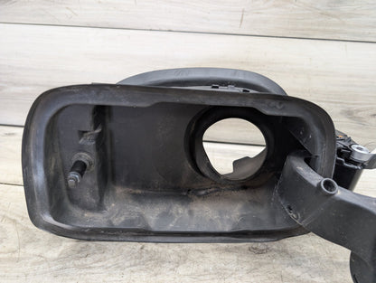 2017-2023 BMW M550i xDrive G30 Gas Cover Assembly 7387939