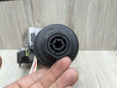 20-24 OEM BMW F39 F44 F48 MINI F55 F56 X1 X2 228 Engine B46 Oil Filter Housing