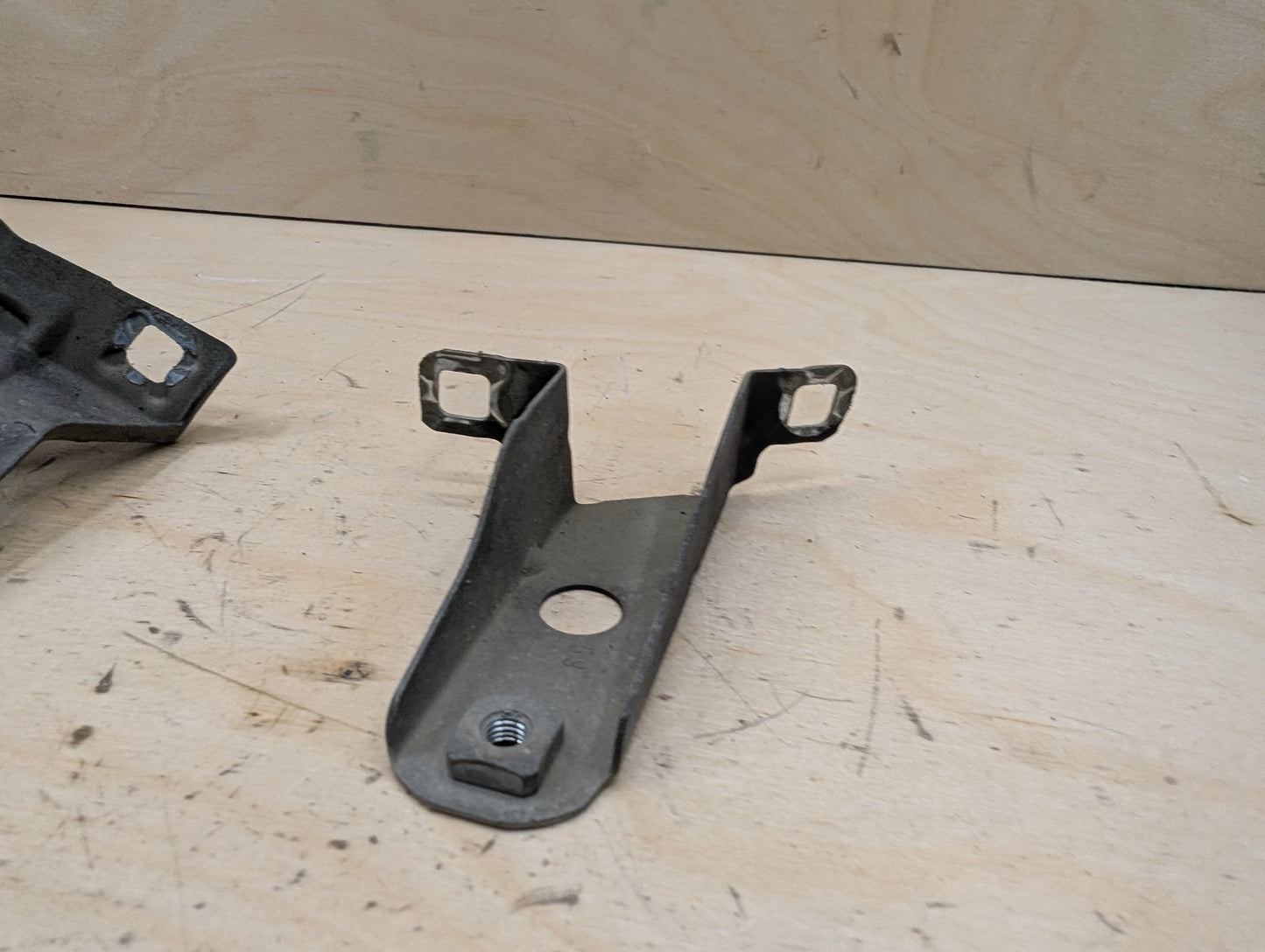 12-20 OEM BMW F30 F32 F33 F36 Front Left Driver Fender Wing Holder Bracket SET
