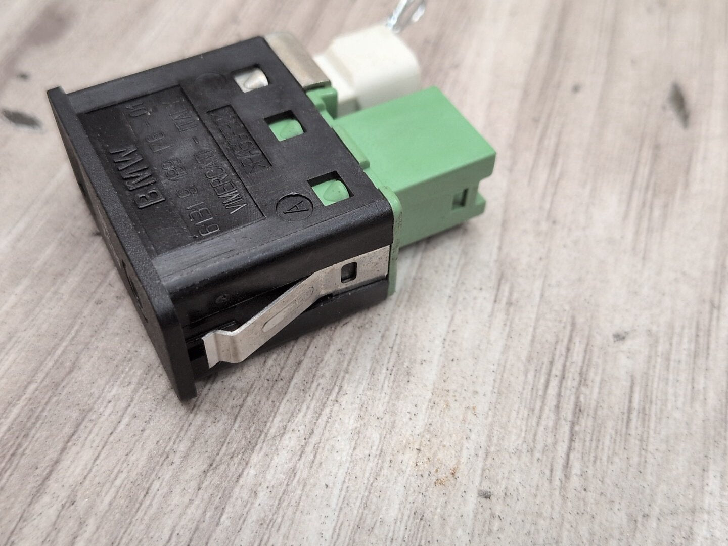 2007-2013 BMW X5 E70 AUX/ USB Charger Port Socket 9189176