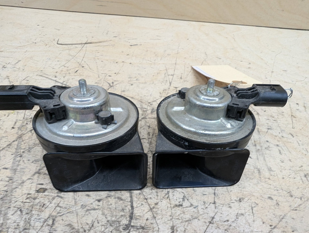 2019-2026 BMW 330i G20 Alarm Horns SET 7492205 OEM