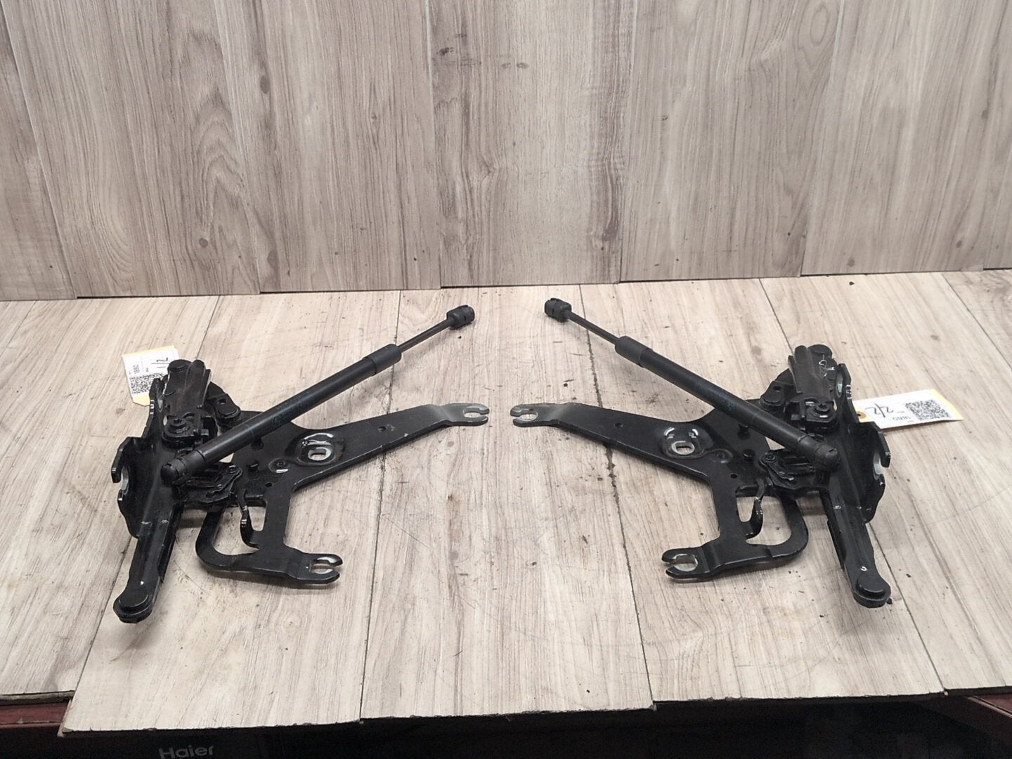 2014 - 2018 BMW X5 F85 Hood Bonnet Hinges SET 7294530 S63B44T2