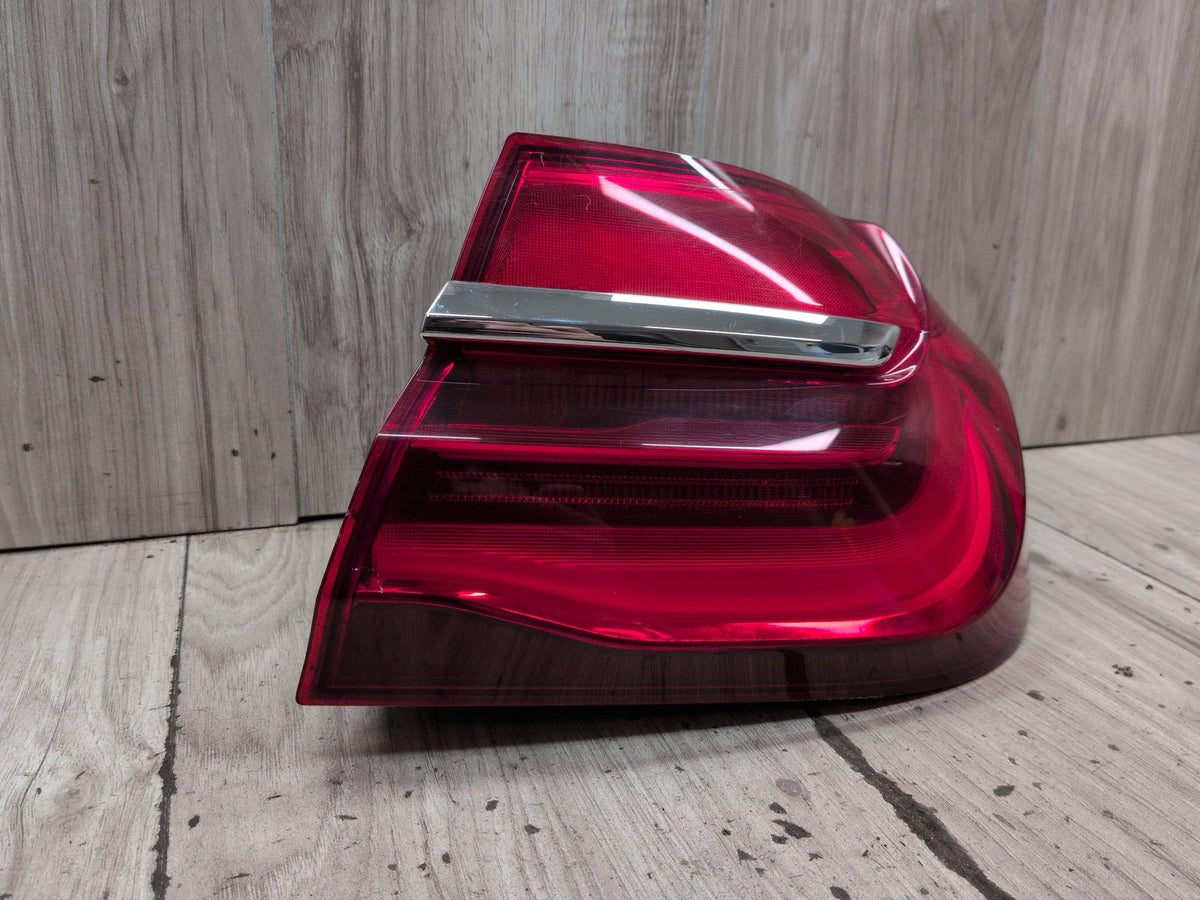16-19 OEM BMW G11 G12 740 750 M760 B7 Rear Right Passenger Outer LED Tail Light