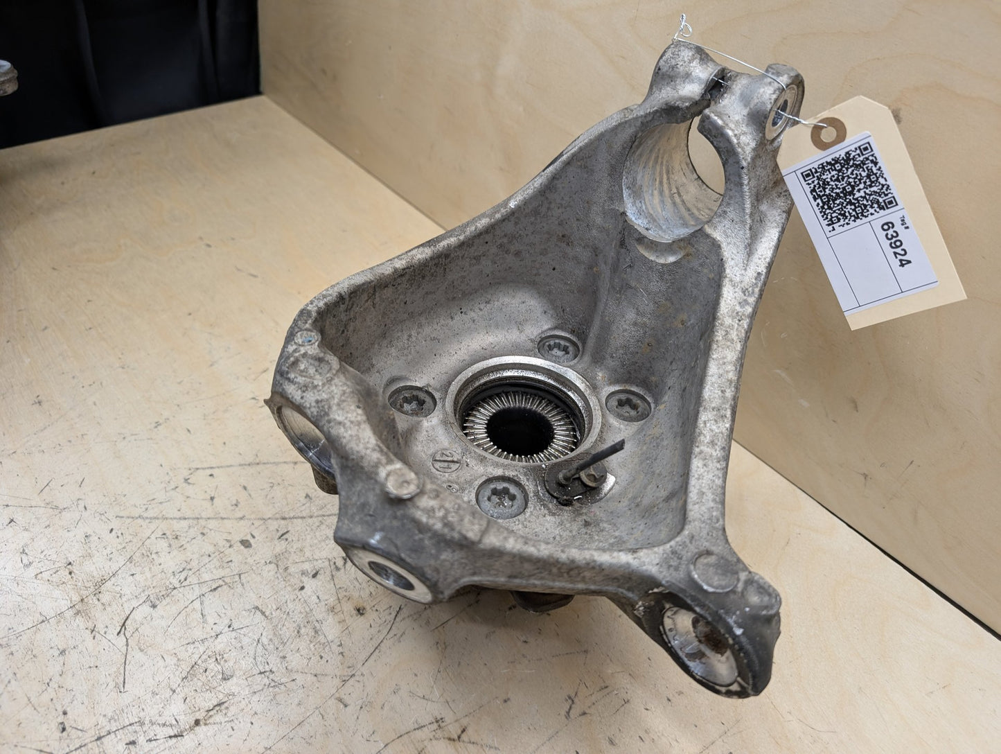 2018-2024 BMW X3 G01 Front Left Driver Spindle Knuckle w/ Bearing 6882595