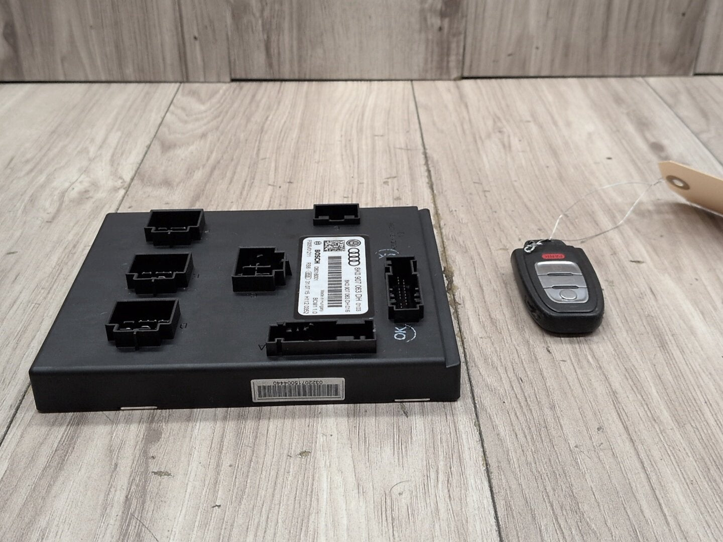 2013 - 2017 Audi S5 8T Bdc Body Domain Fem Control Module w/ Key 8K0907063D CTUB