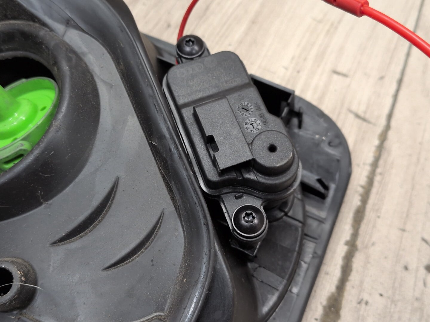 2015-2018 Audi Q3 8U Fuel Gas Tank Filler Cap 8J0010508Q