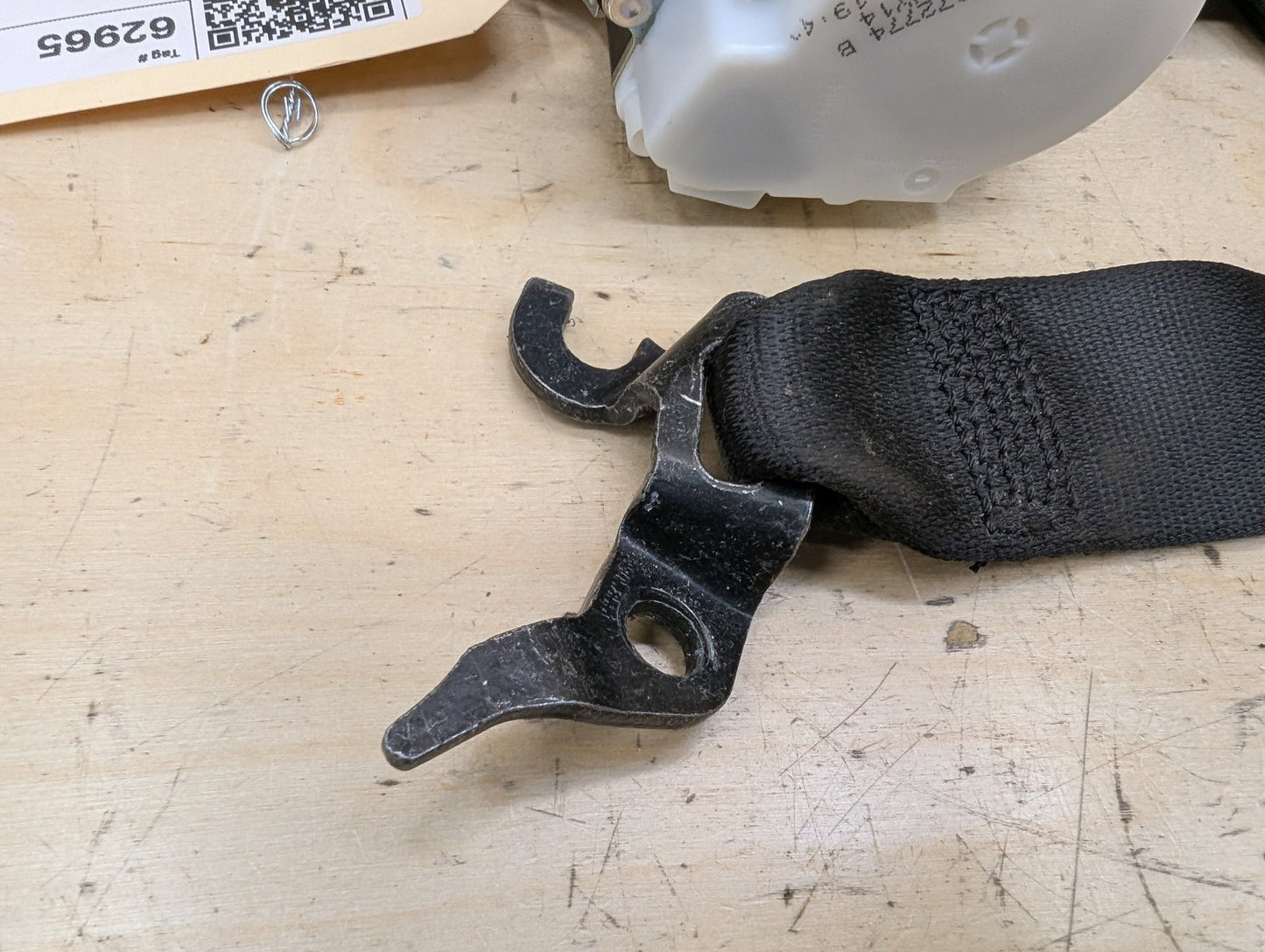 09-11 OEM BMW E90 E91 328 335 LCI Front Left Driver Seat Belt Retractor Black
