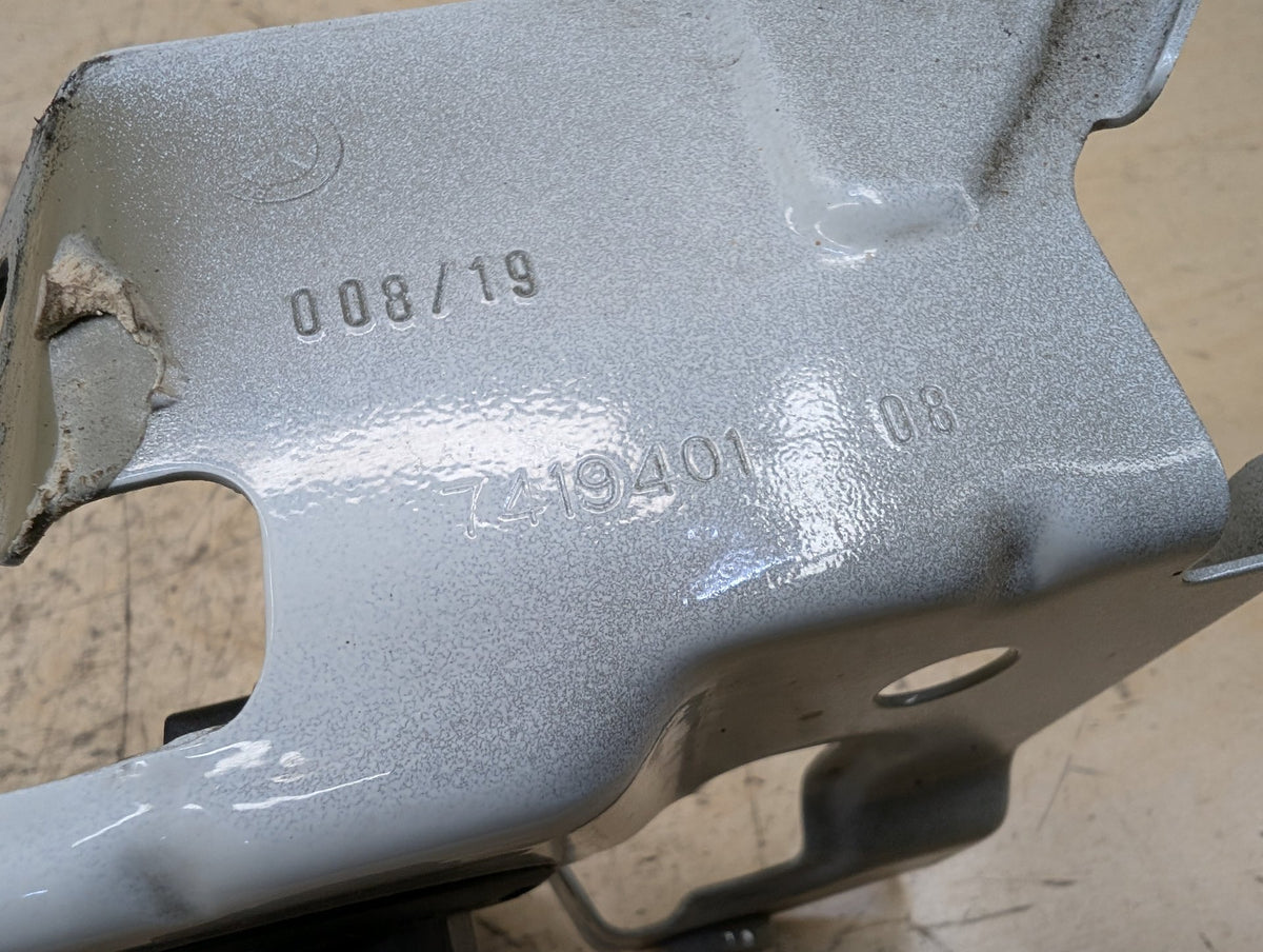 19-25 OEM BMW G20 330 M340 Front Right Passenger Side Fender Holder Bracket SET