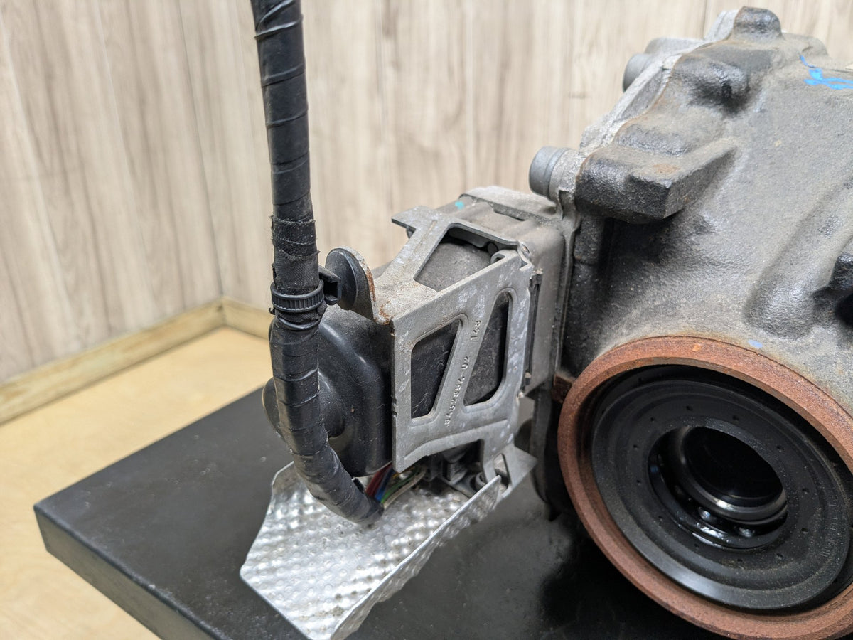 OEM BMW G20 G22 G23 G42 330 M340 Rear Differential Axle Gearbox Carrier 2.81